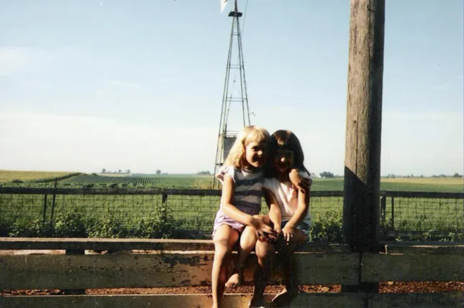 jen and christy at the farm
